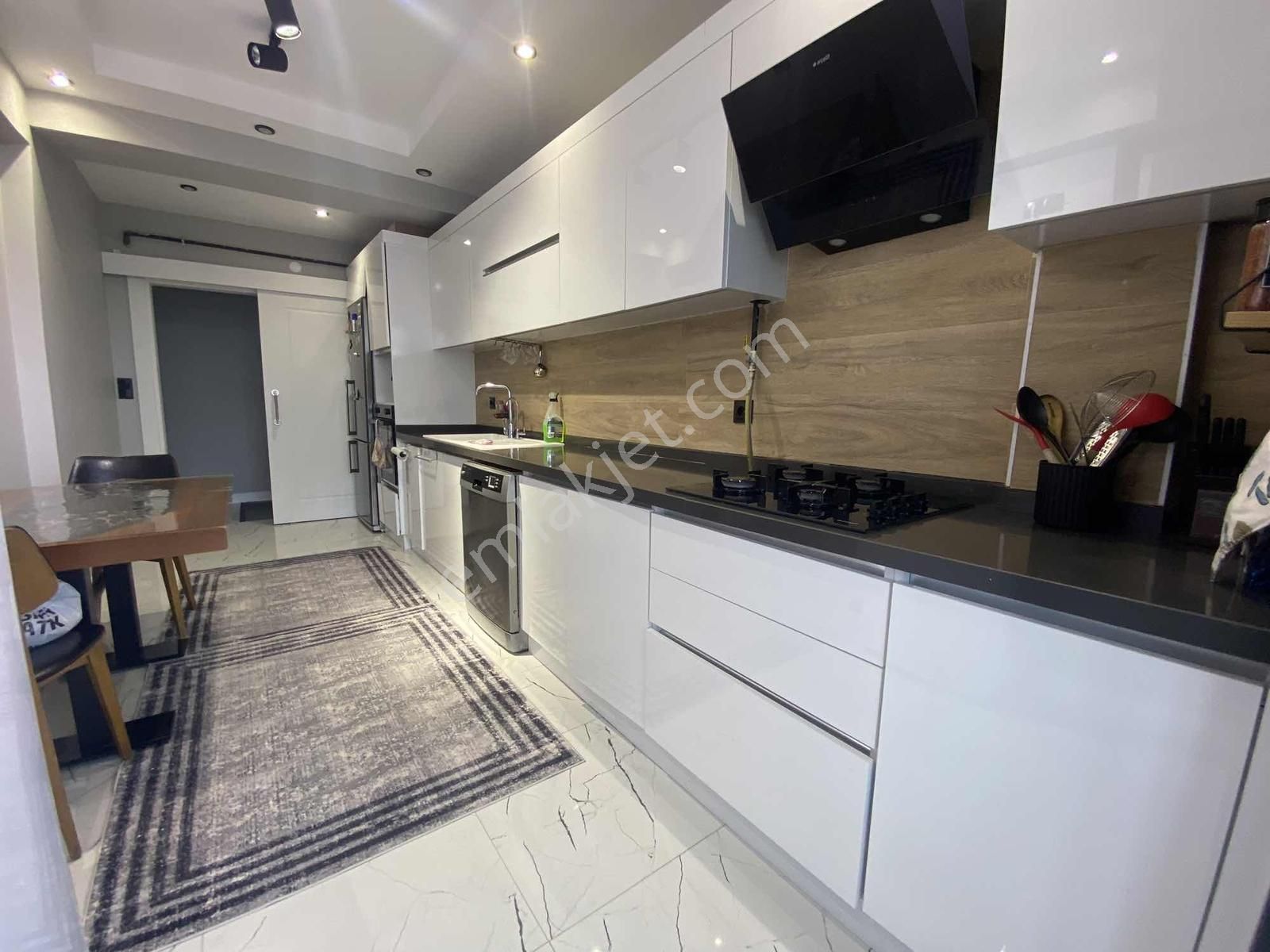 Hürriyet Mahallesinde 3+1 Havuz Cephe Satılık Daire - Görsel 11