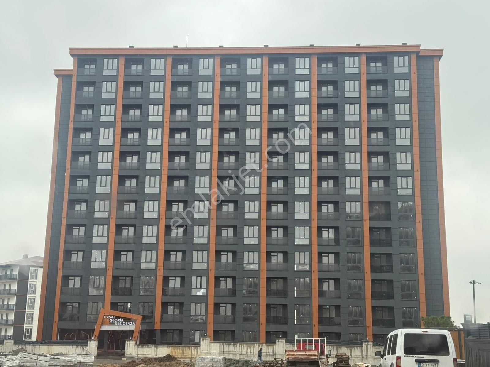 Tuğra'dan Uysal Gloria Residenza Sitesinde 1+1 Uygun Daireler