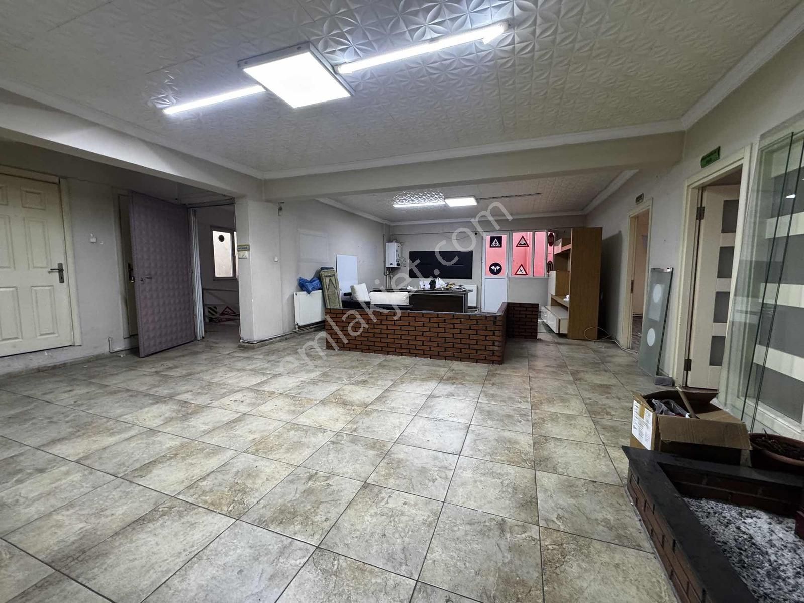 Vefa Gayrimenkulden Aydınlı Caddesine Cephe Kiralık 600m2 İşyeri - Görsel 24