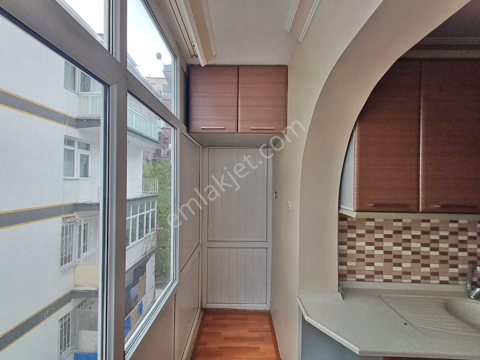 Abidinpaşa Mahallesinde Ara Katta Bağımsız Salon 3+1 Satılık Daire - Görsel 4