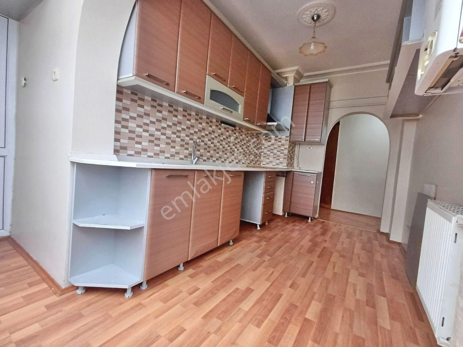 Abidinpaşa Mahallesinde Ara Katta Bağımsız Salon 3+1 Satılık Daire - Görsel 3