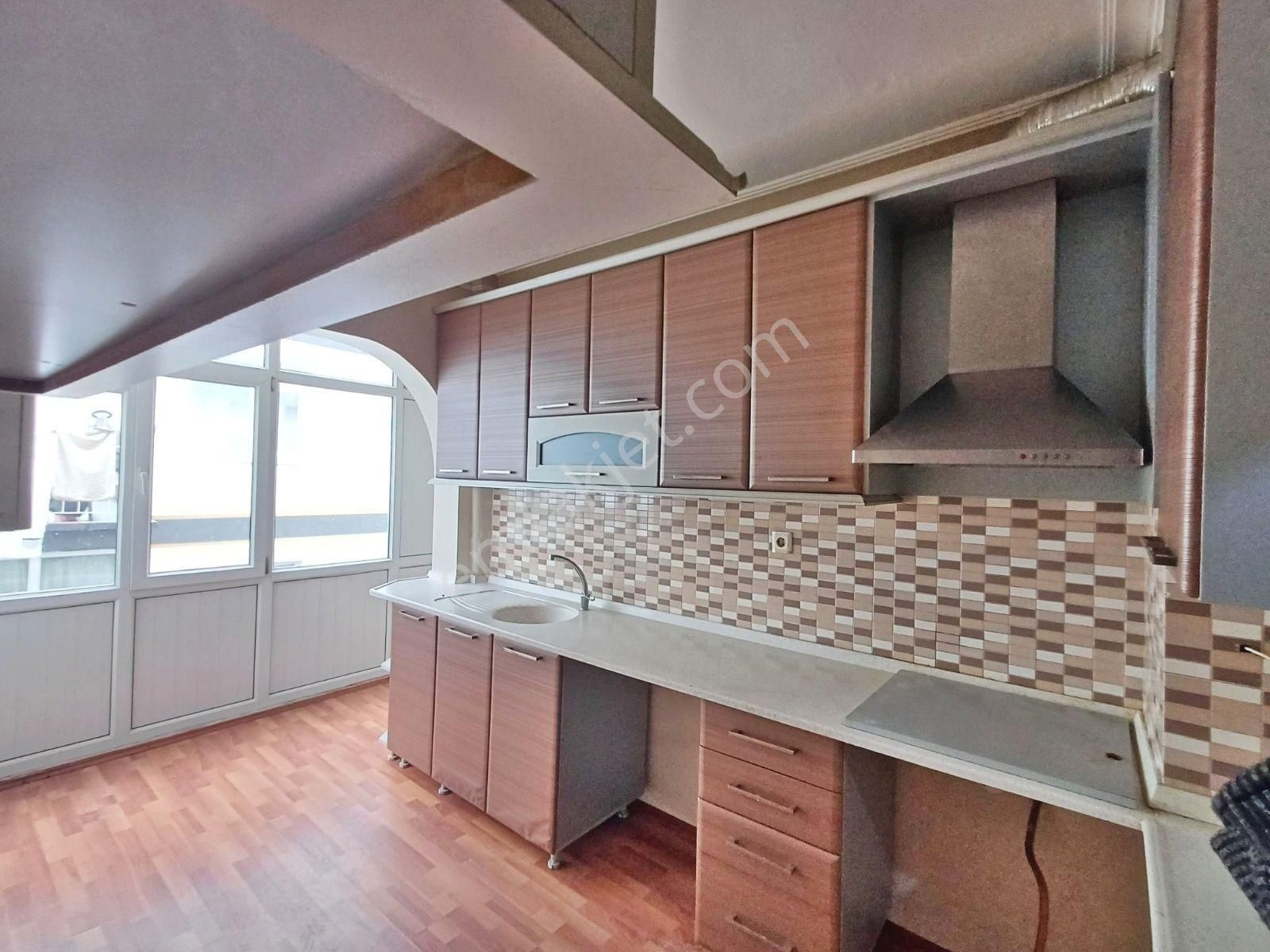 Abidinpaşa Mahallesinde Ara Katta Bağımsız Salon 3+1 Satılık Daire - Görsel 5