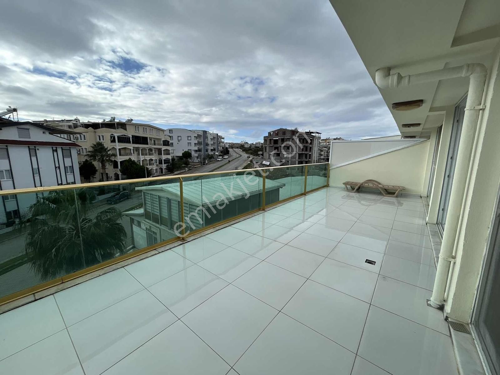 Didim Altınkumda Havuzlu Lüks Sitede Acil Satılık 3+1 Dublex - Görsel 8