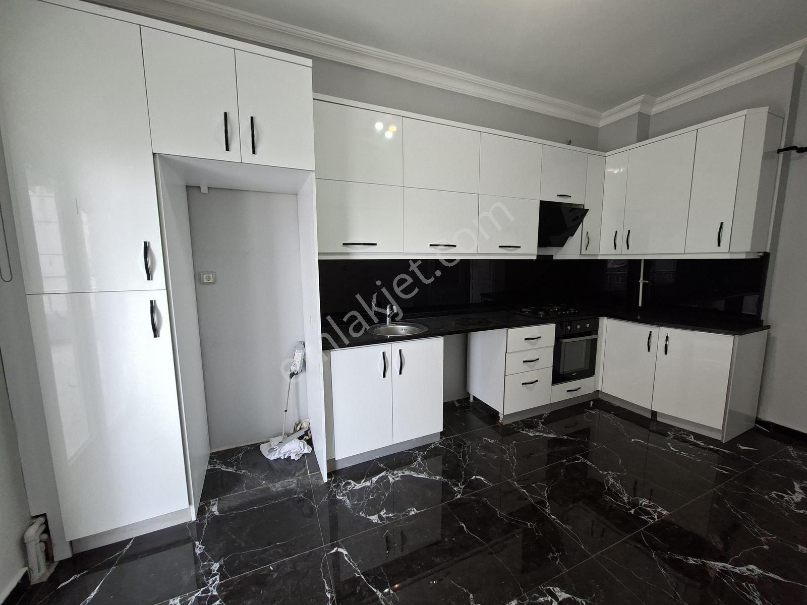 Kılıçsoy'dan Porsuk Cad. Kat Konumunda Büyük Balkonlu Yeni Boyal - Görsel 14