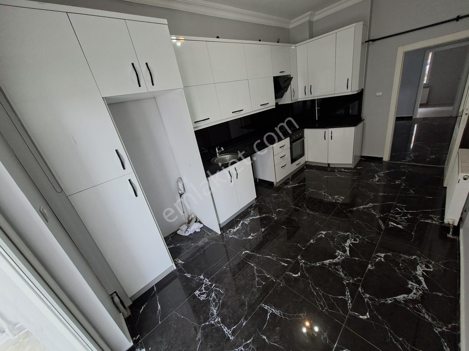 Kılıçsoy'dan Porsuk Cad. Kat Konumunda Büyük Balkonlu Yeni Boyal - Görsel 9