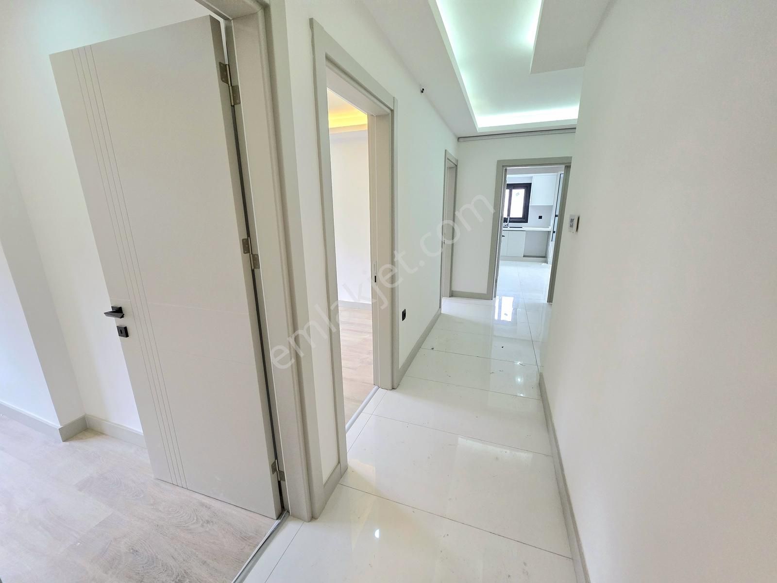 Kuşadası Değirmendere De Sıfır Manzaralı Kiralık 3+1 Daire - Görsel 17