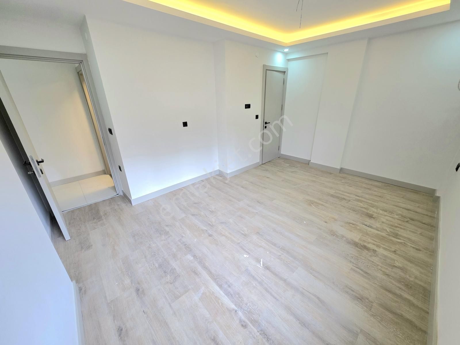 Kuşadası Değirmendere De Sıfır Manzaralı Kiralık 3+1 Daire - Görsel 18