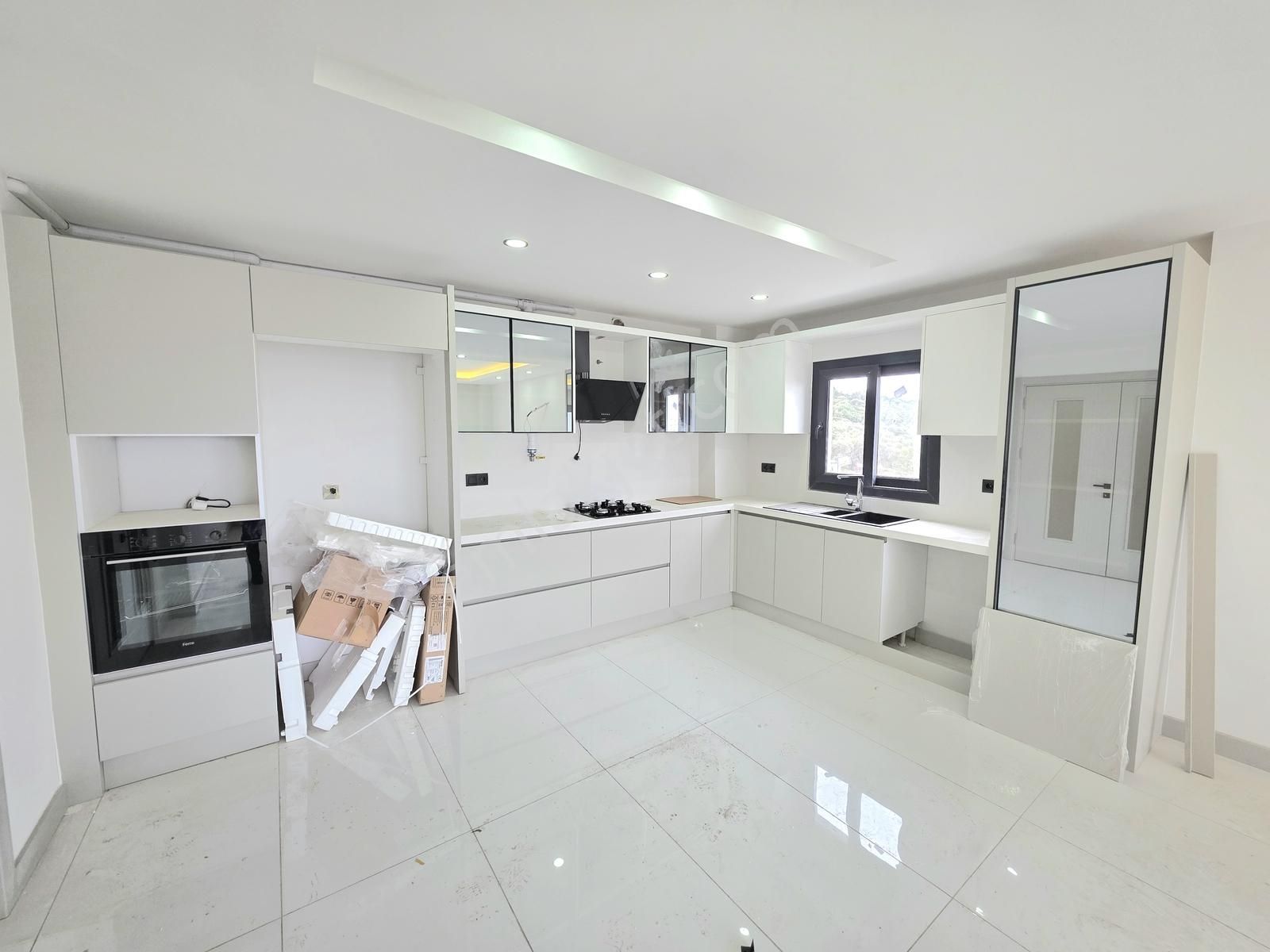 Kuşadası Değirmendere De Sıfır Manzaralı Kiralık 3+1 Daire - Görsel 6