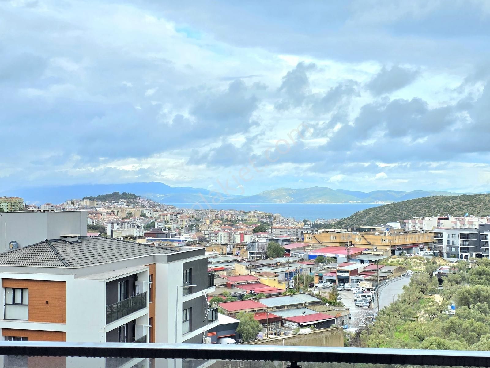 Kuşadası Değirmendere De Sıfır Manzaralı Kiralık 3+1 Daire - Görsel 5