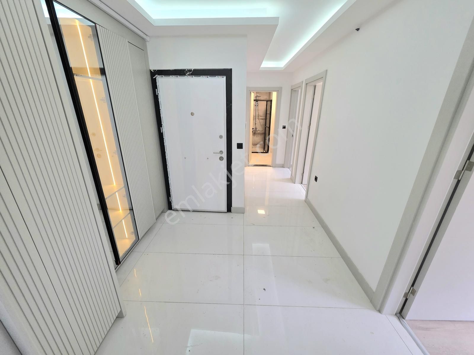 Kuşadası Değirmendere De Sıfır Manzaralı Kiralık 3+1 Daire - Görsel 7