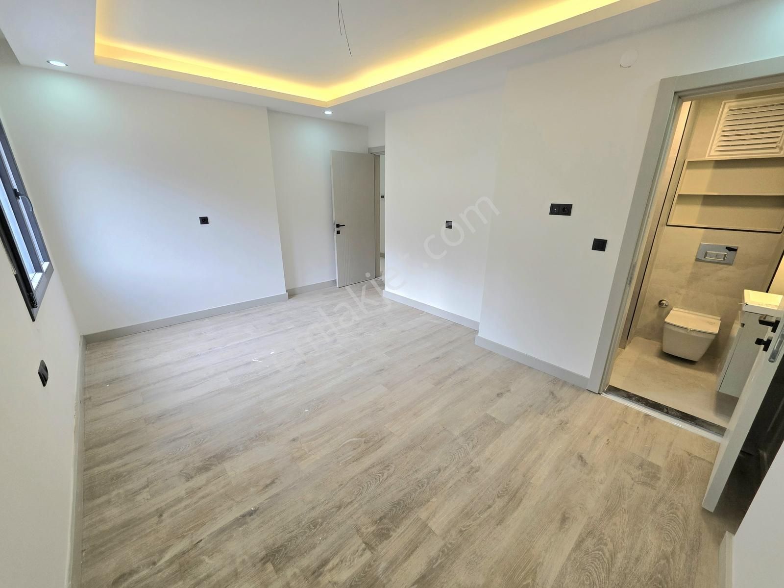 Kuşadası Değirmendere De Sıfır Manzaralı Kiralık 3+1 Daire - Görsel 10