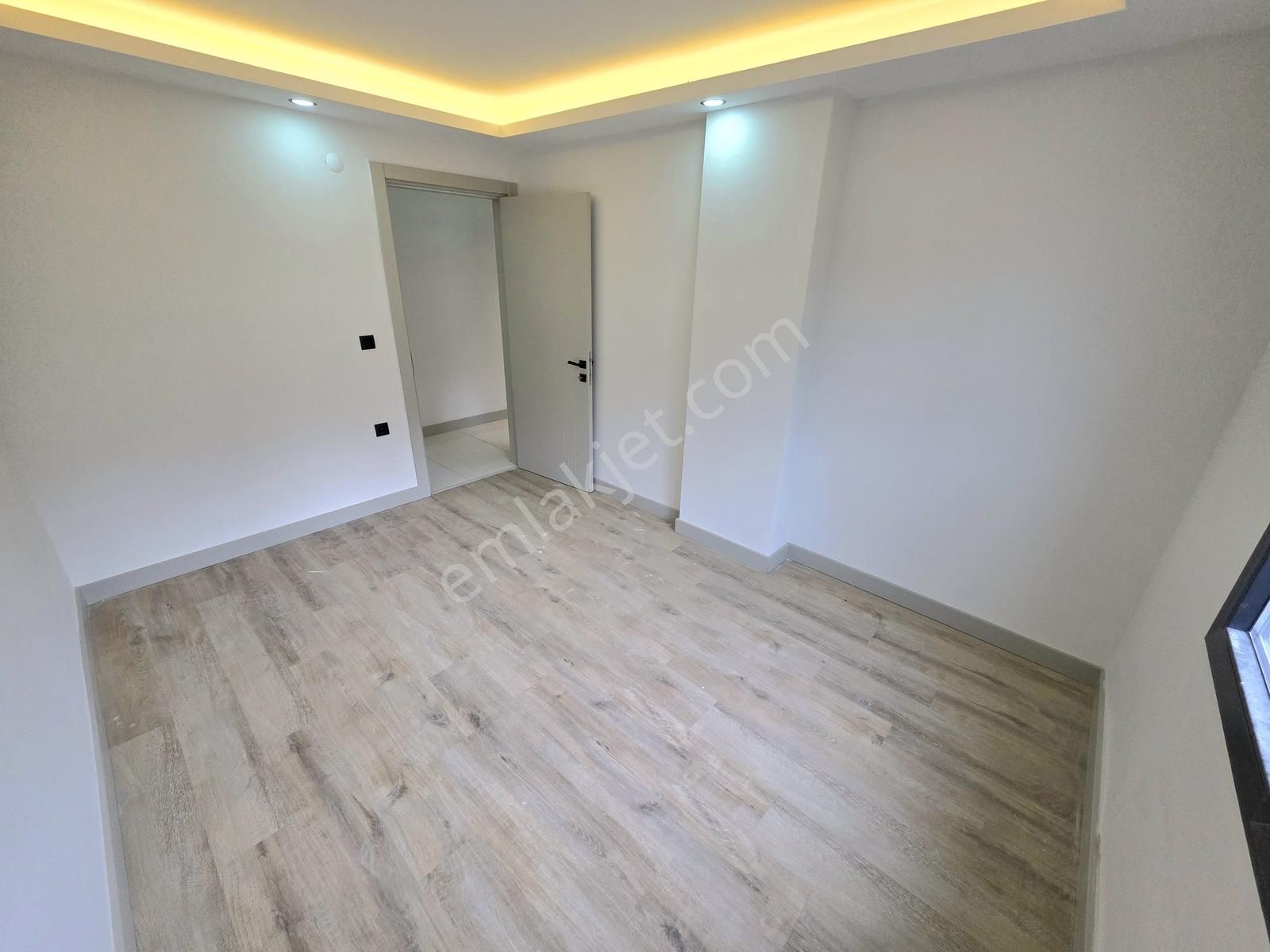 Kuşadası Değirmendere De Sıfır Manzaralı Kiralık 3+1 Daire - Görsel 19