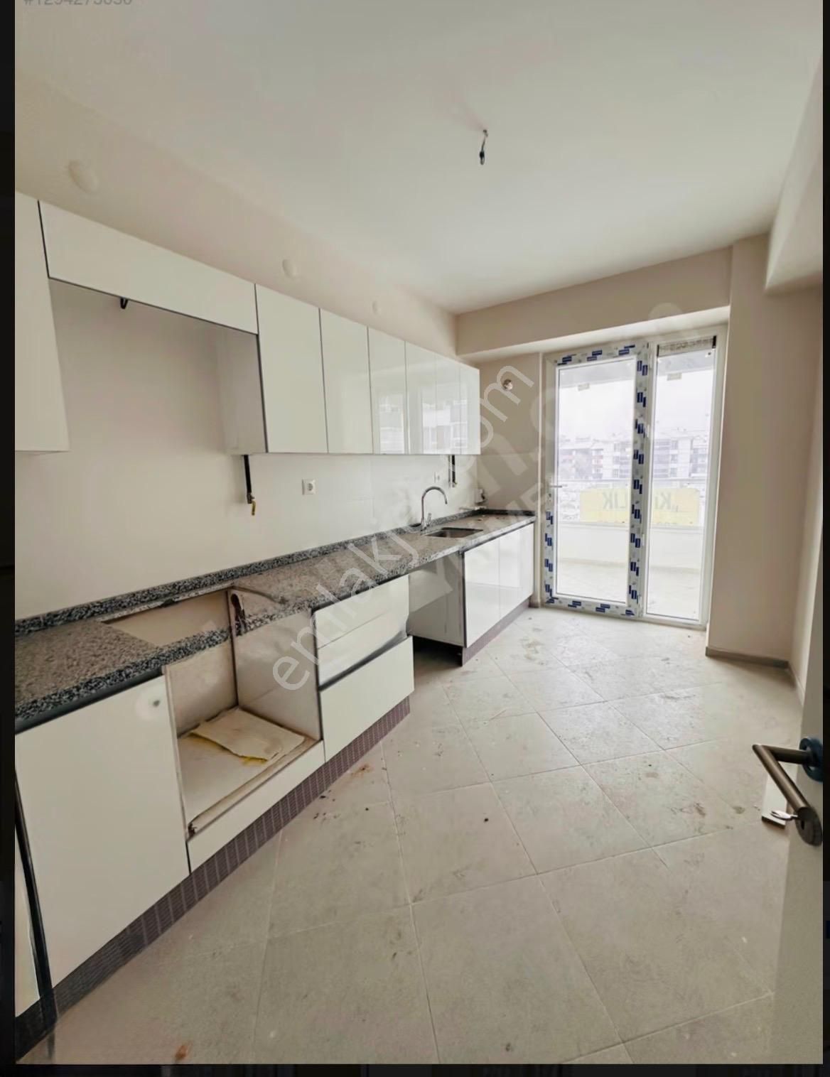 71 Evler Mahallesi Hastane Dibi Sıfır Kiralık 2+1 - Görsel 2