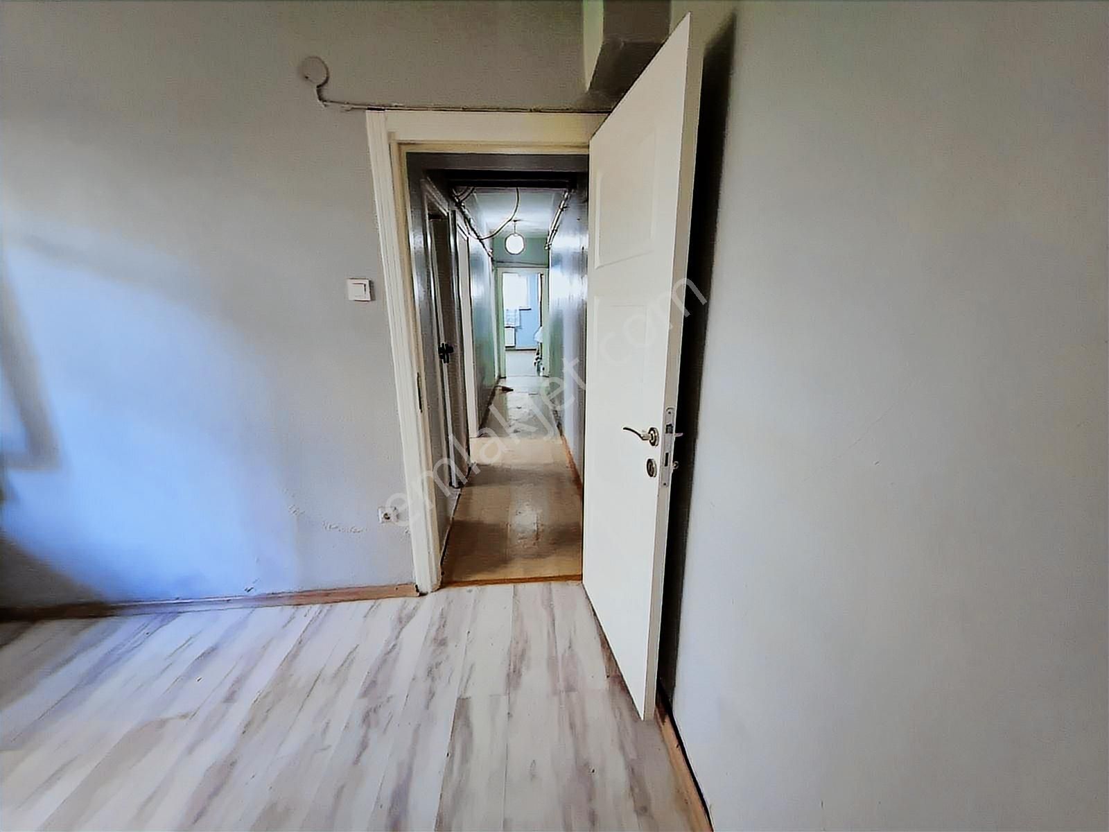 Kocamustafapaşa 85mk 2+1full Yapılı Bahçeli Bodrum Katı 20.000tl - Görsel 3
