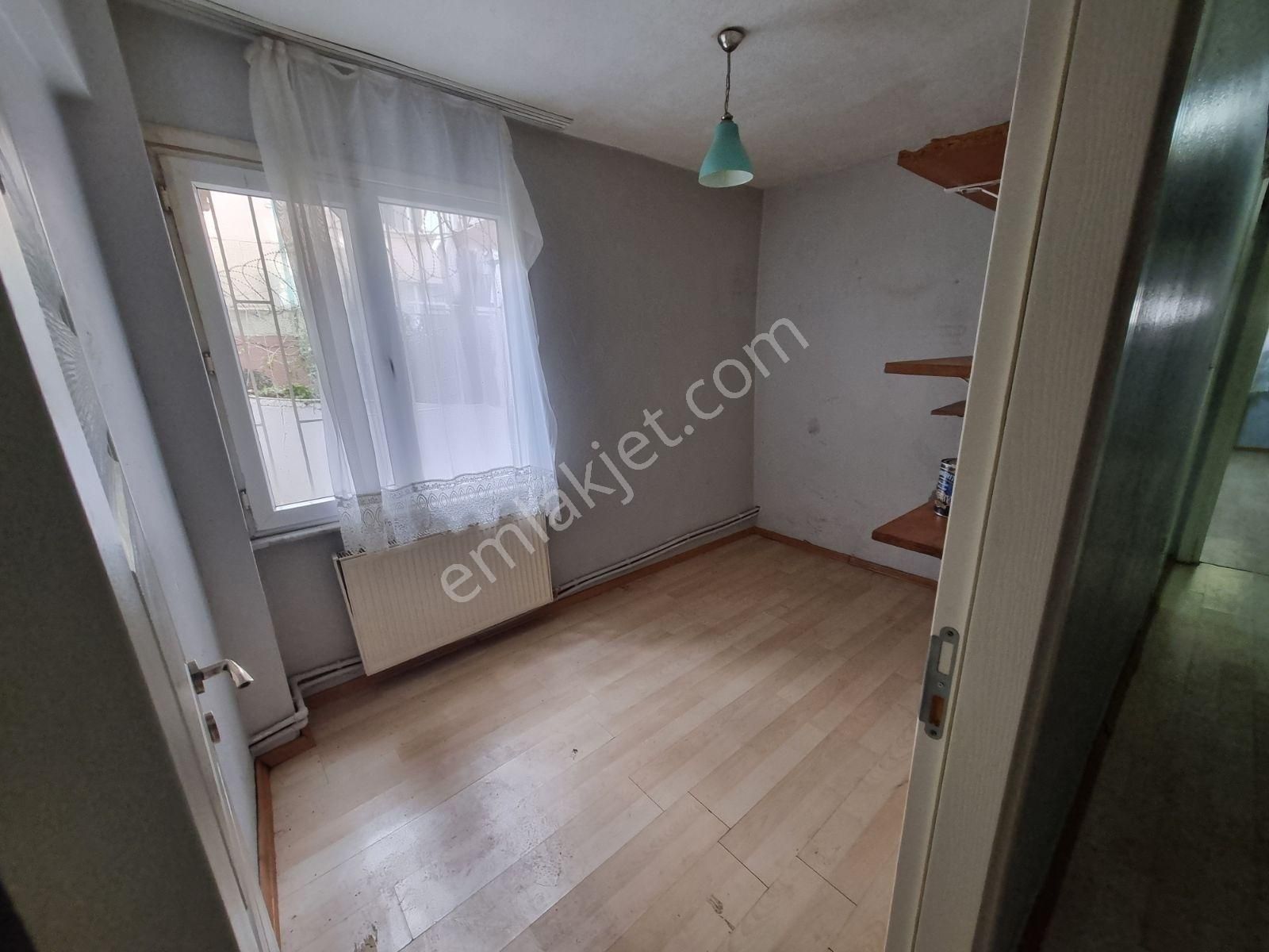 Kocamustafapaşa 85mk 2+1full Yapılı Bahçeli Bodrum Katı 20.000tl - Görsel 18