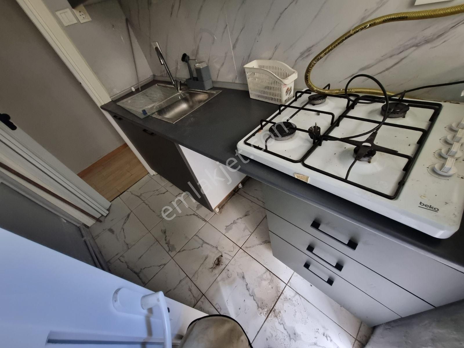 Kocamustafapaşa 85mk 2+1full Yapılı Bahçeli Bodrum Katı 20.000tl - Görsel 12
