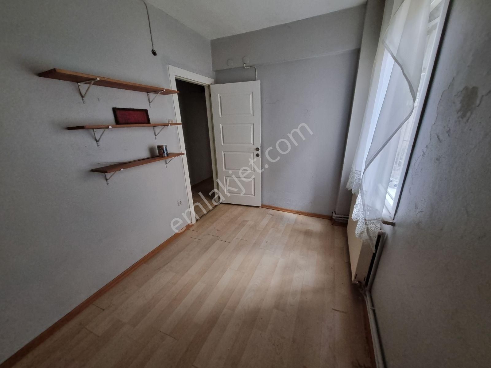 Kocamustafapaşa 85mk 2+1full Yapılı Bahçeli Bodrum Katı 20.000tl - Görsel 32