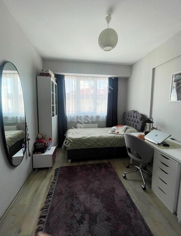 Mertcan Dan Royal Garden'de Ebeveyn Banyolu 3+1 Deniz Manzaralı - İskanlı - Görsel 10