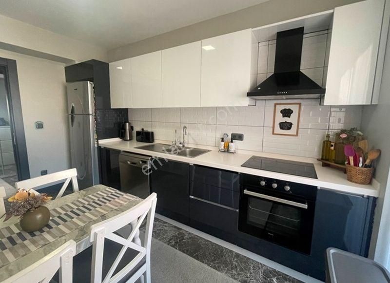 Mertcan Dan Royal Garden'de Ebeveyn Banyolu 3+1 Deniz Manzaralı - İskanlı - Görsel 15