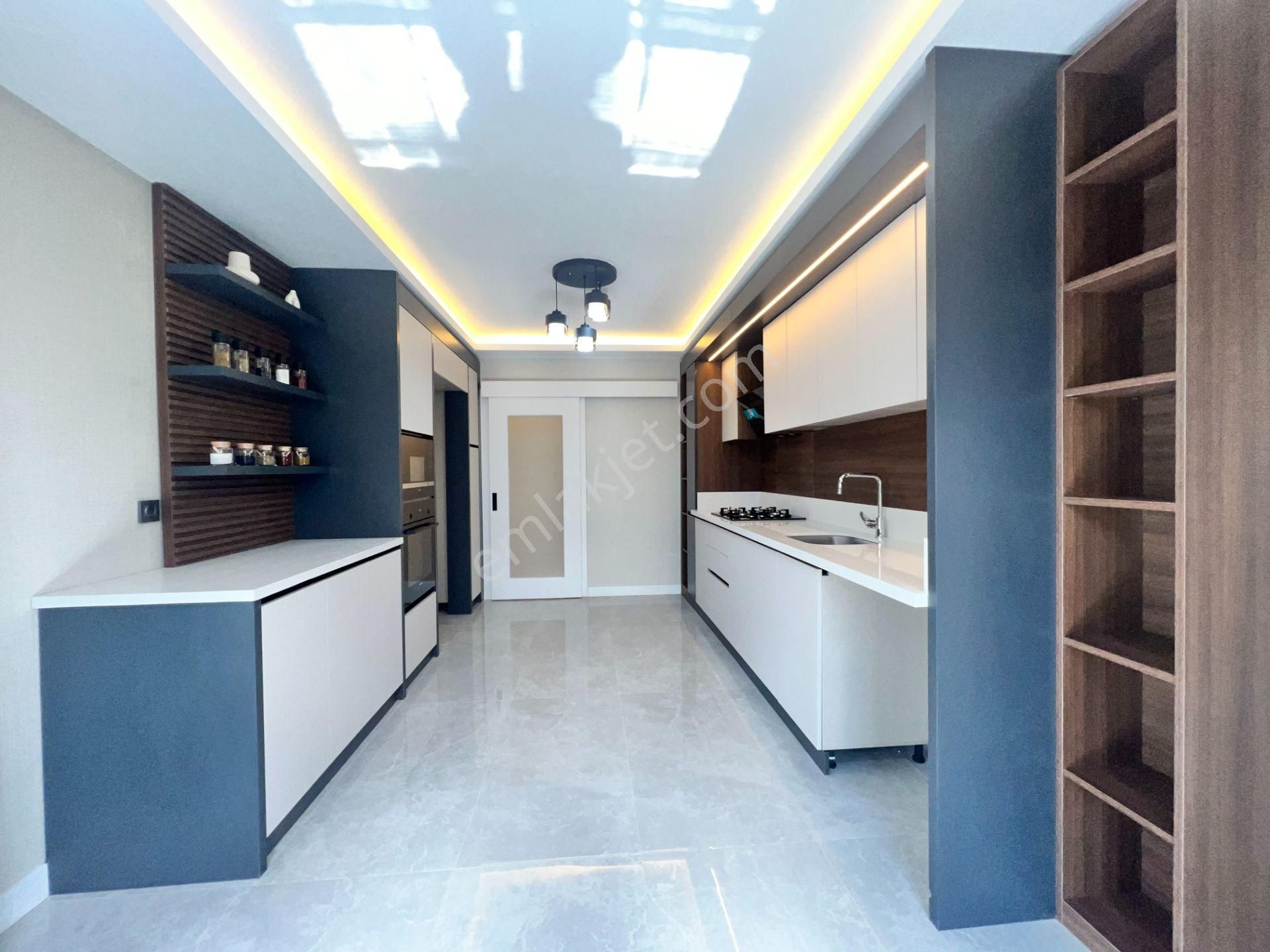 Pursaklar Ufuk Kılıç Emlak'tan Bulvar Cepheli Sıfır 4+1 Site Dairesi - Görsel 2