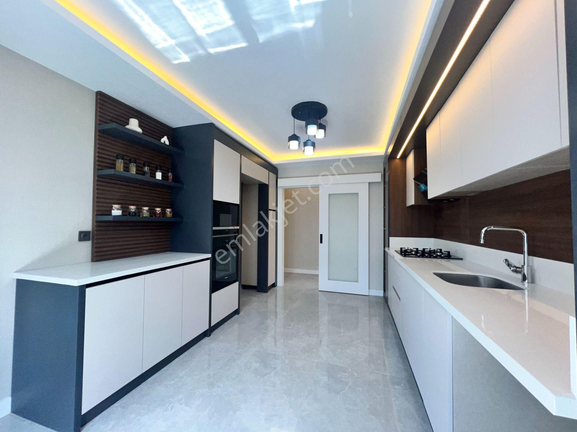 Pursaklar Ufuk Kılıç Emlak'tan Bulvar Cepheli Sıfır 4+1 Site Dairesi - Görsel 4