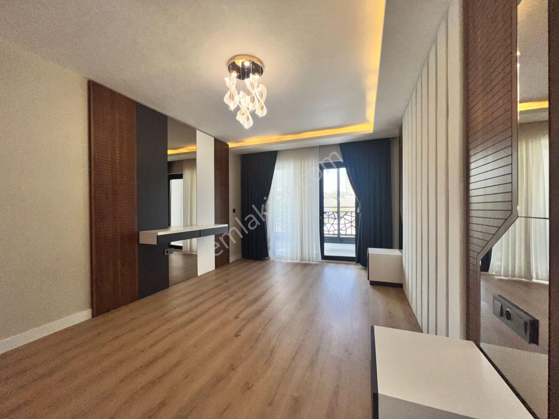 Pursaklar Ufuk Kılıç Emlak'tan Bulvar Cepheli Sıfır 4+1 Site Dairesi - Görsel 26