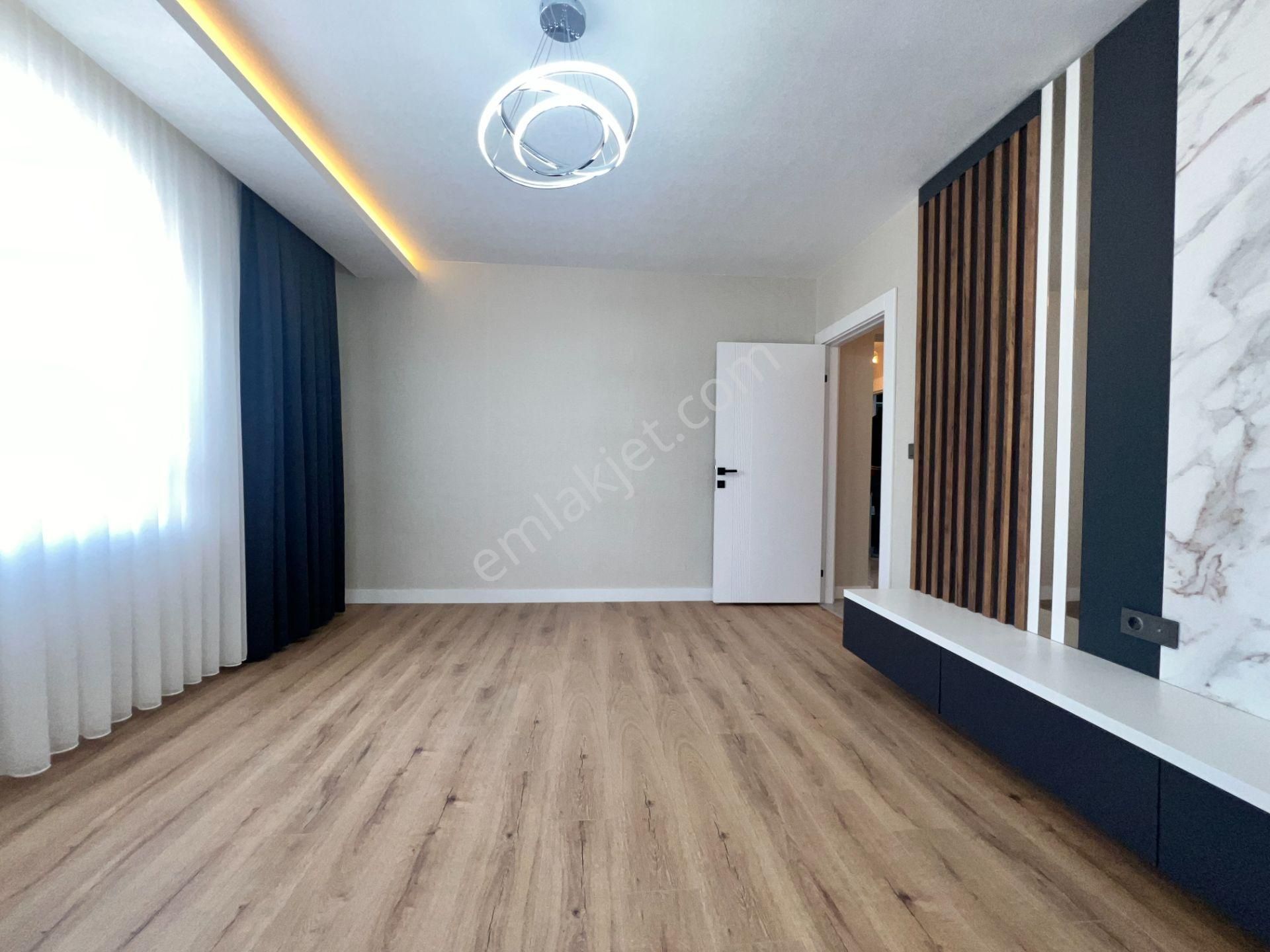 Pursaklar Ufuk Kılıç Emlak'tan Bulvar Cepheli Sıfır 4+1 Site Dairesi - Görsel 14