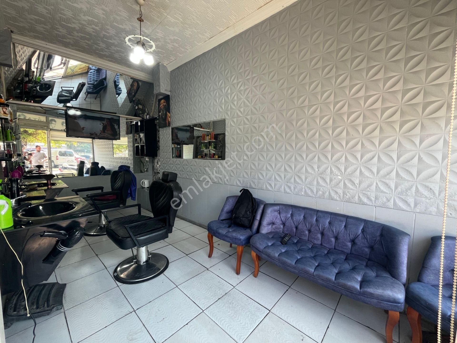 Salihli Erdem Emlaktan İstasyon Mevki Cadde Üzeri Satılık Dükkan