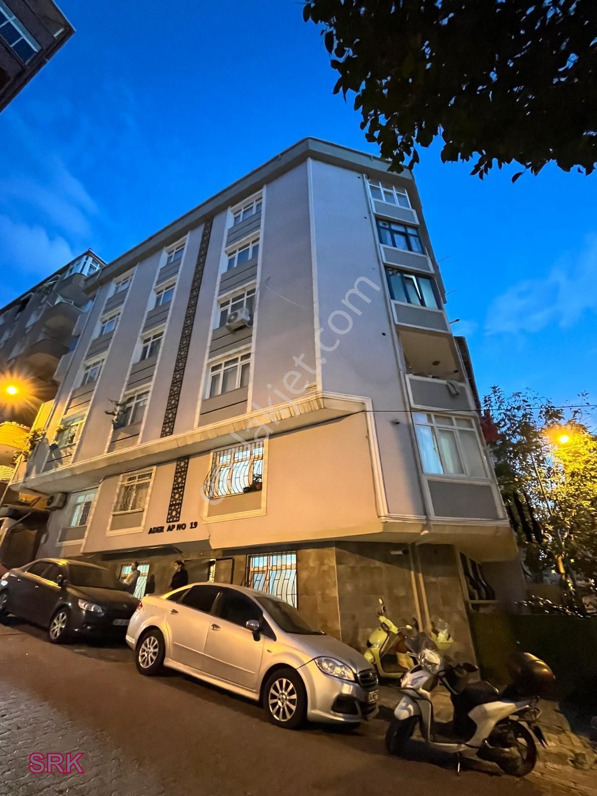 Serkan Gayrimenkulden Bahçelievler Yenibosnada Çobançeşmede 1 Kat 17 Yıllık Bina