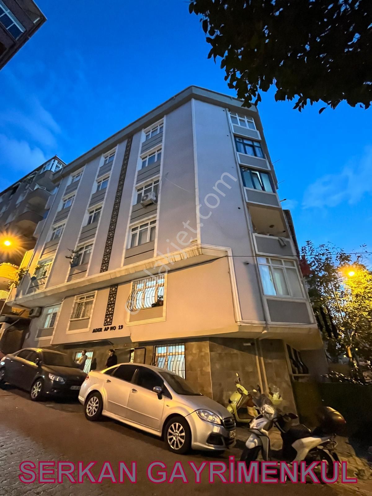 Serkan Gayrimenkulden Bahçelievler Yenibosnada Çobançeşmede 1 Kat 17 Yıllık Bina - Görsel 2