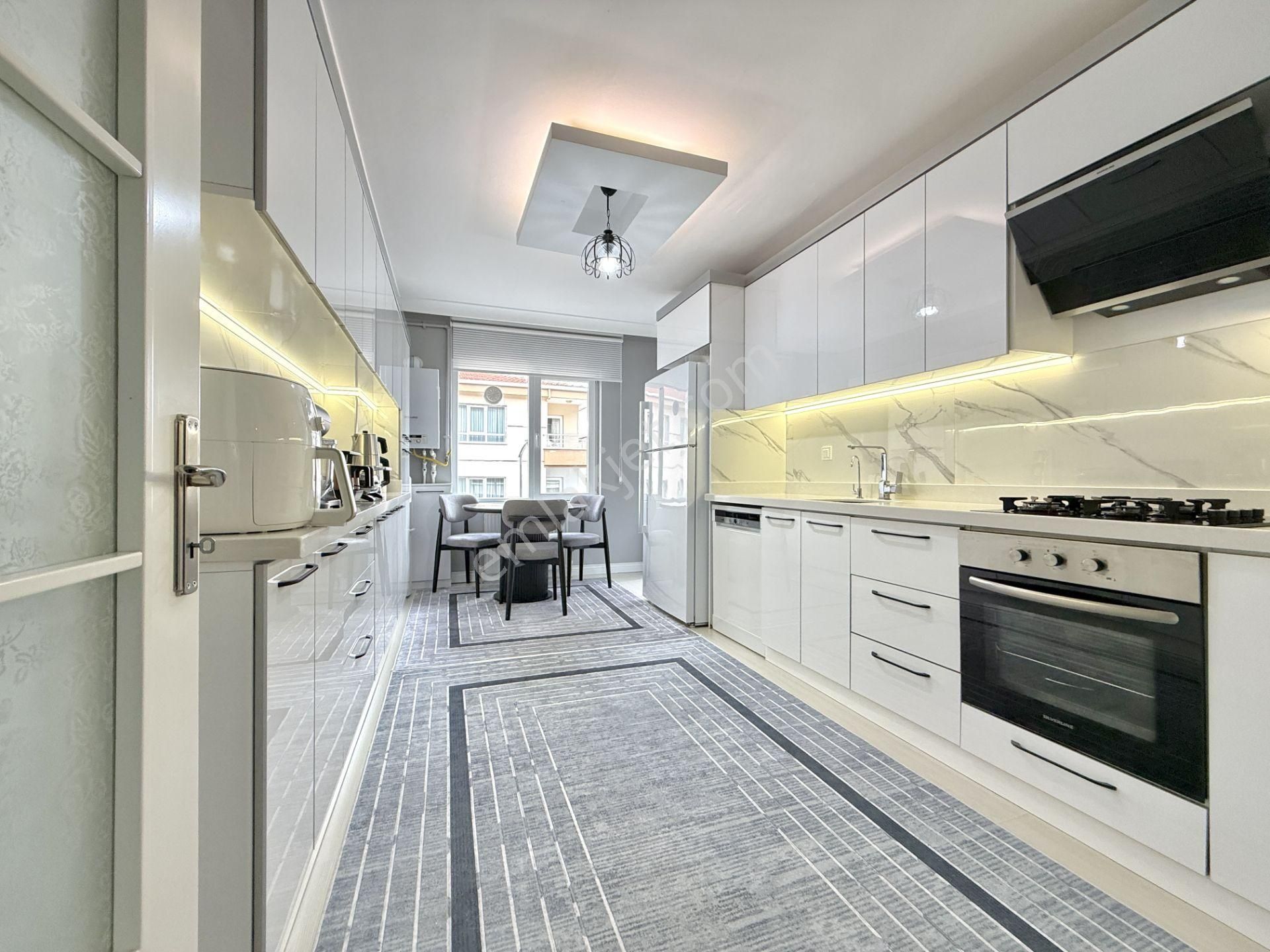 Kalecik Emlak'tan Asansörlü Yeni Bina, 2.kat Güney Full Yapılı 160m² 4+1 - Görsel 4