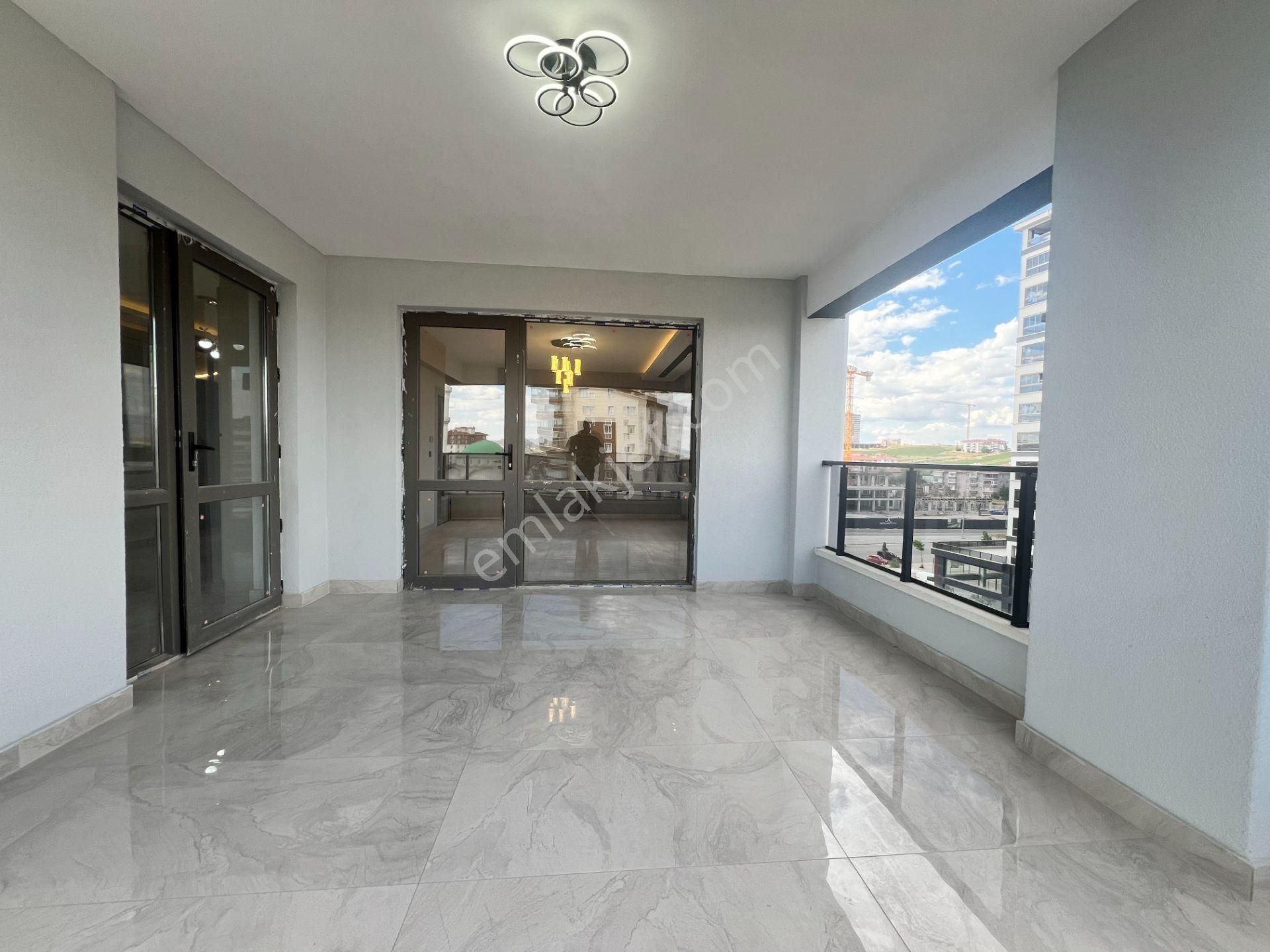 Pursaklar Ufuk Kılıç Emlak'tan Bulvarda 4+1 Ultra Lüx 4. Kat Site Dairesi - Görsel 7