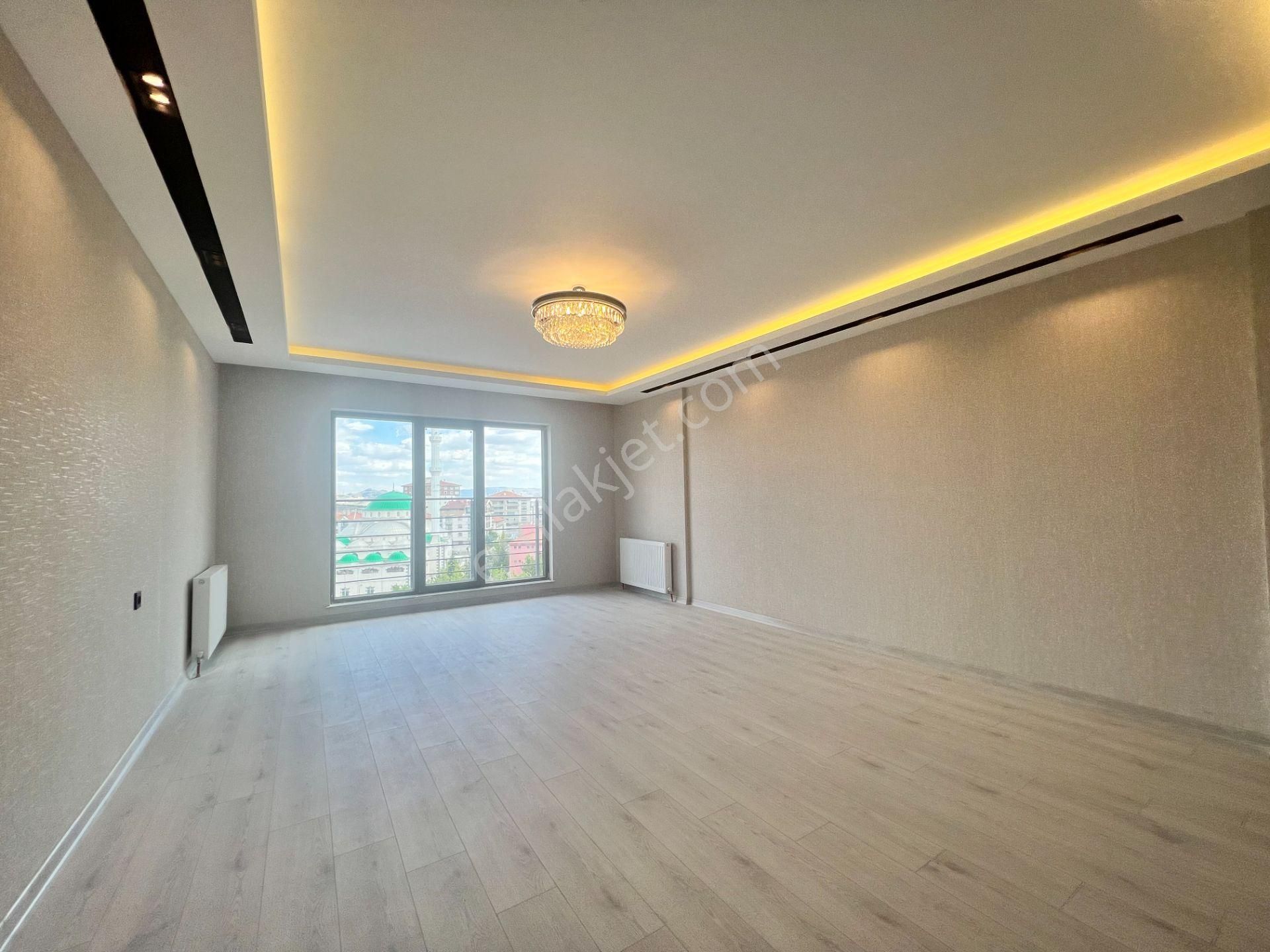 Pursaklar Ufuk Kılıç Emlak'tan Bulvarda 4+1 Ultra Lüx 4. Kat Site Dairesi - Görsel 10