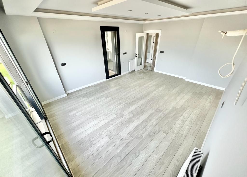 ꧁akçay Ay Emlaktan꧂pelitköyde Denize Sıfır Sitede Hayalllerinizi Süsleyecek Satılık 3+1dublex Daire - Görsel 9