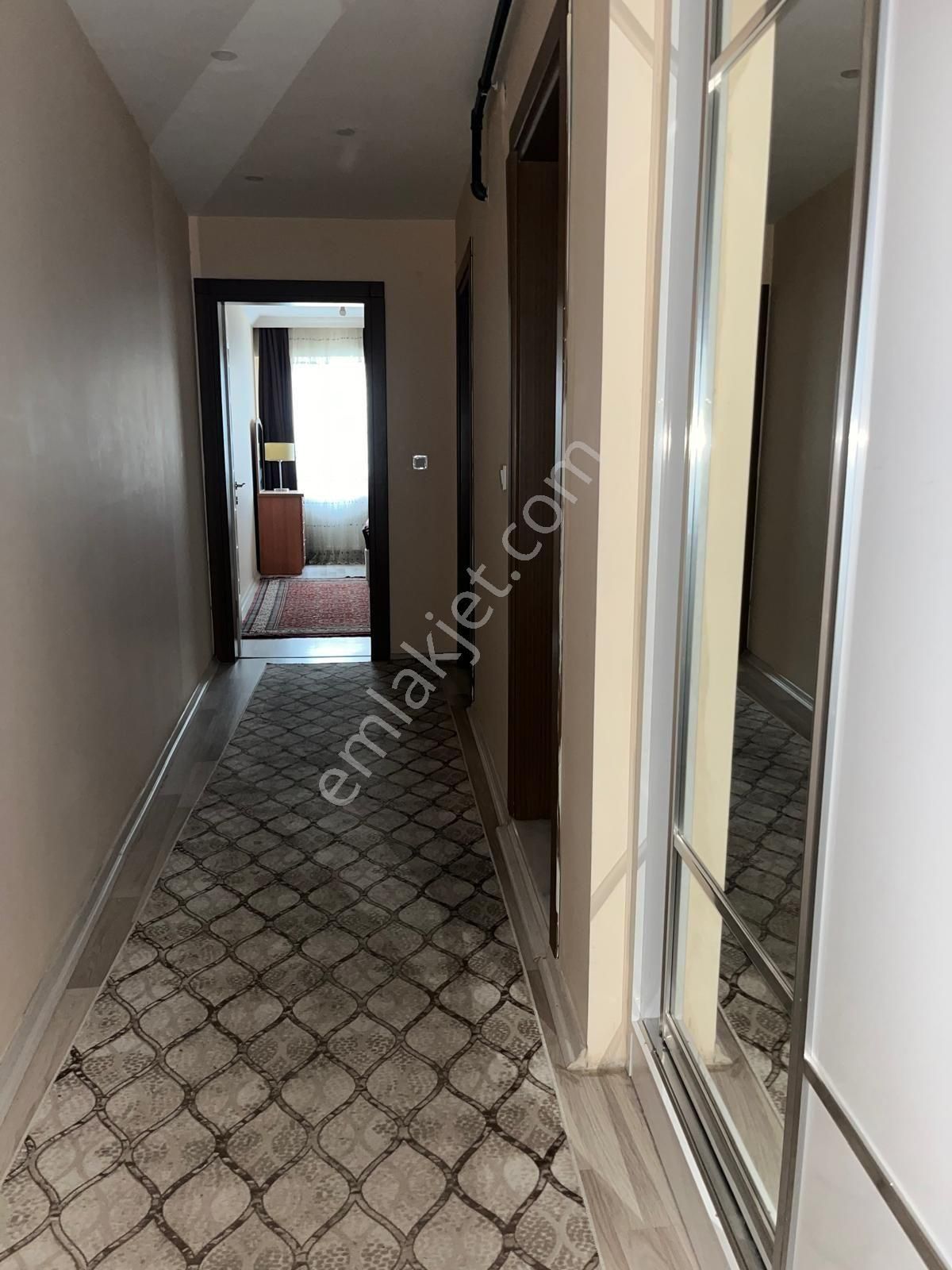 Doğru Gayrimenkulden Cumhuriyet Mahallesinde 1+1 Eşyalı Balkonlu Kiralık Daire - Görsel 2