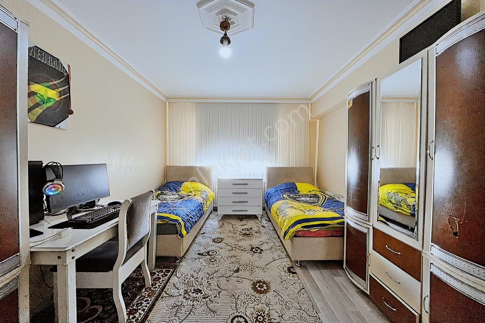 Karşıyaka'da 3.5+1 Ara Katta Ebeveyn Banyolu Kök Tapulu Daire - Görsel 14