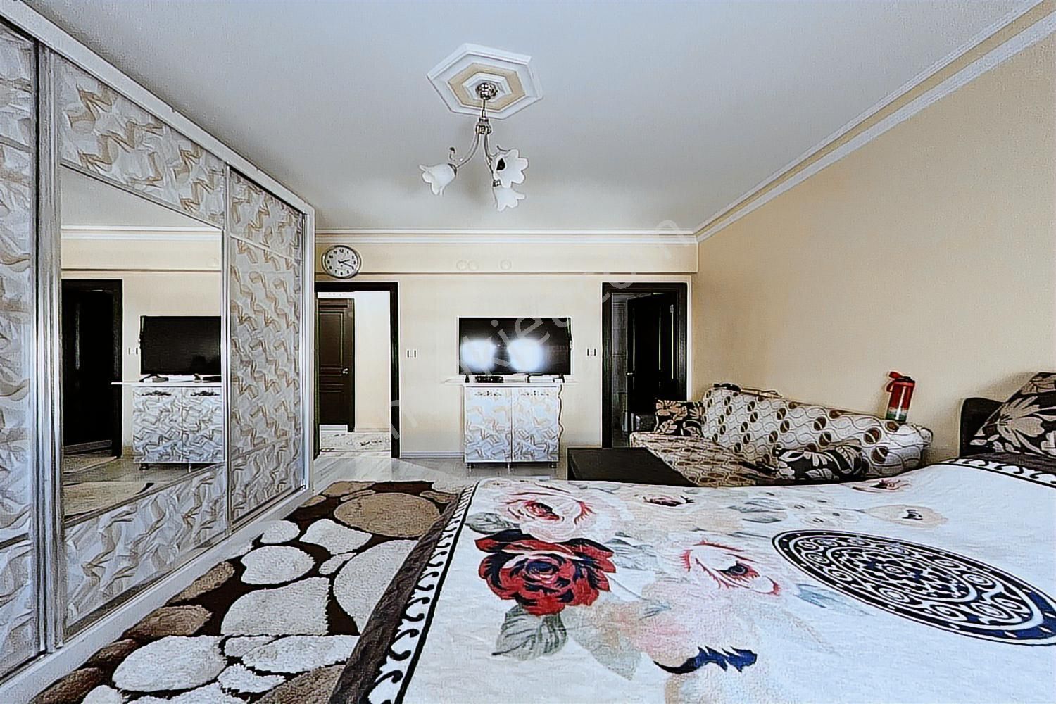 Karşıyaka'da 3.5+1 Ara Katta Ebeveyn Banyolu Kök Tapulu Daire - Görsel 24