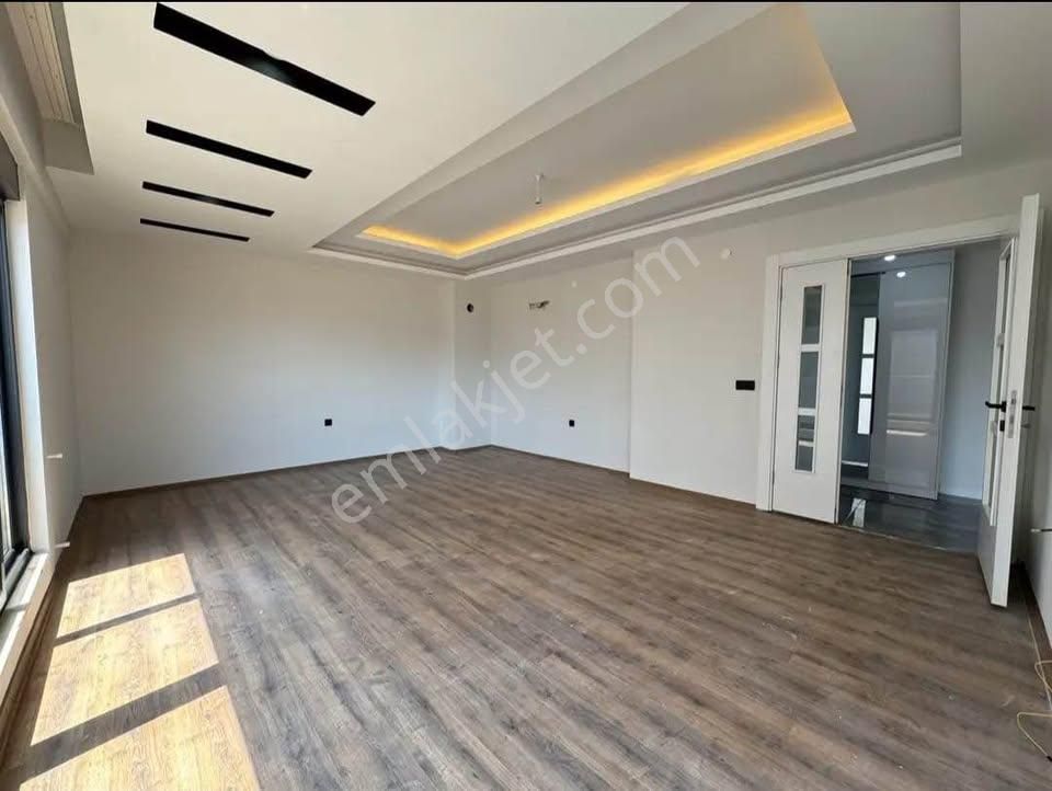 Metrobüse Komşu Aileniz İle Kalacağınız 2+1 Sıfır Dairemiz..