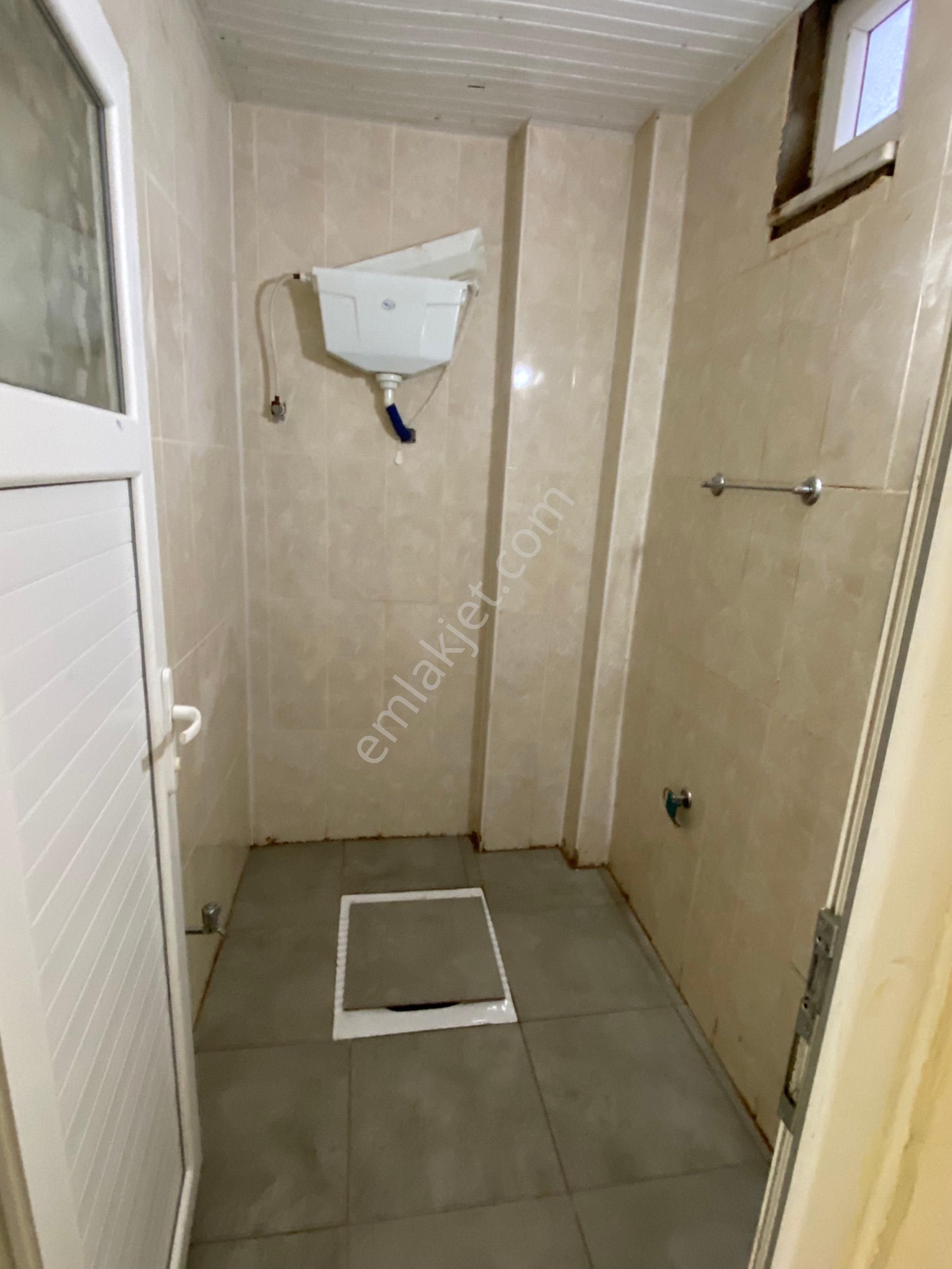 Sarılar Mah Merkezi Konumda Kiralık Geniş Dükkan - Görsel 3