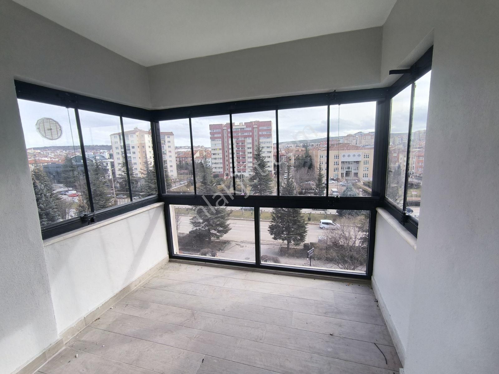 Atatürk Bulvarı Üzeri Kiralık Ultra Lüx Daire - Görsel 32