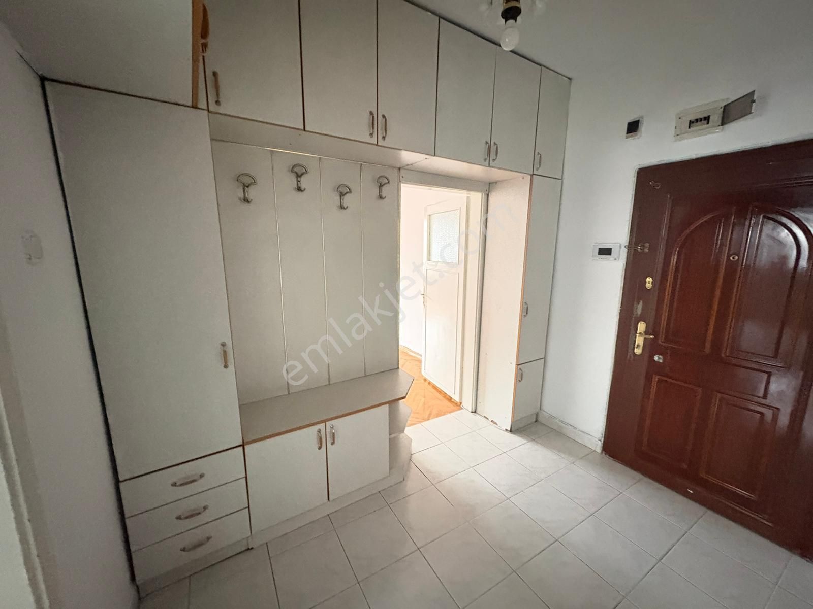 Göraldan 3+1 Geniş Metrajlı 3. Kat Ön Cephe Anadolu Bulvarı Yanı - Görsel 3