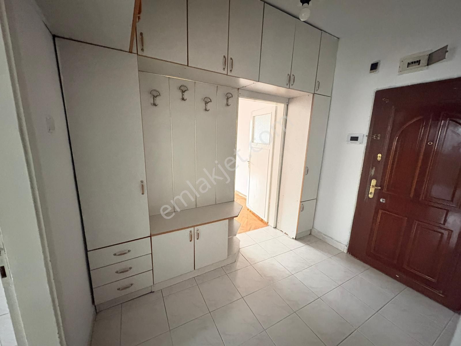 Göraldan 3+1 Geniş Metrajlı 3. Kat Ön Cephe Anadolu Bulvarı Yanı - Görsel 2