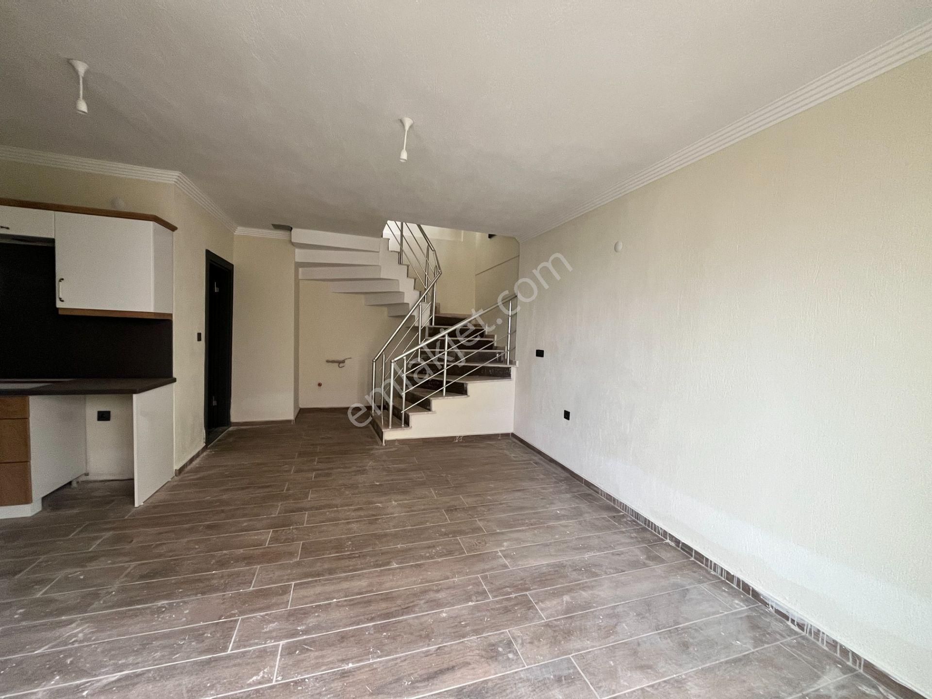 Seferihisar Akarca’da Deniz Manzaralı, Havuzlu Sitede Sıfır 3+1 Villalar - Görsel 14