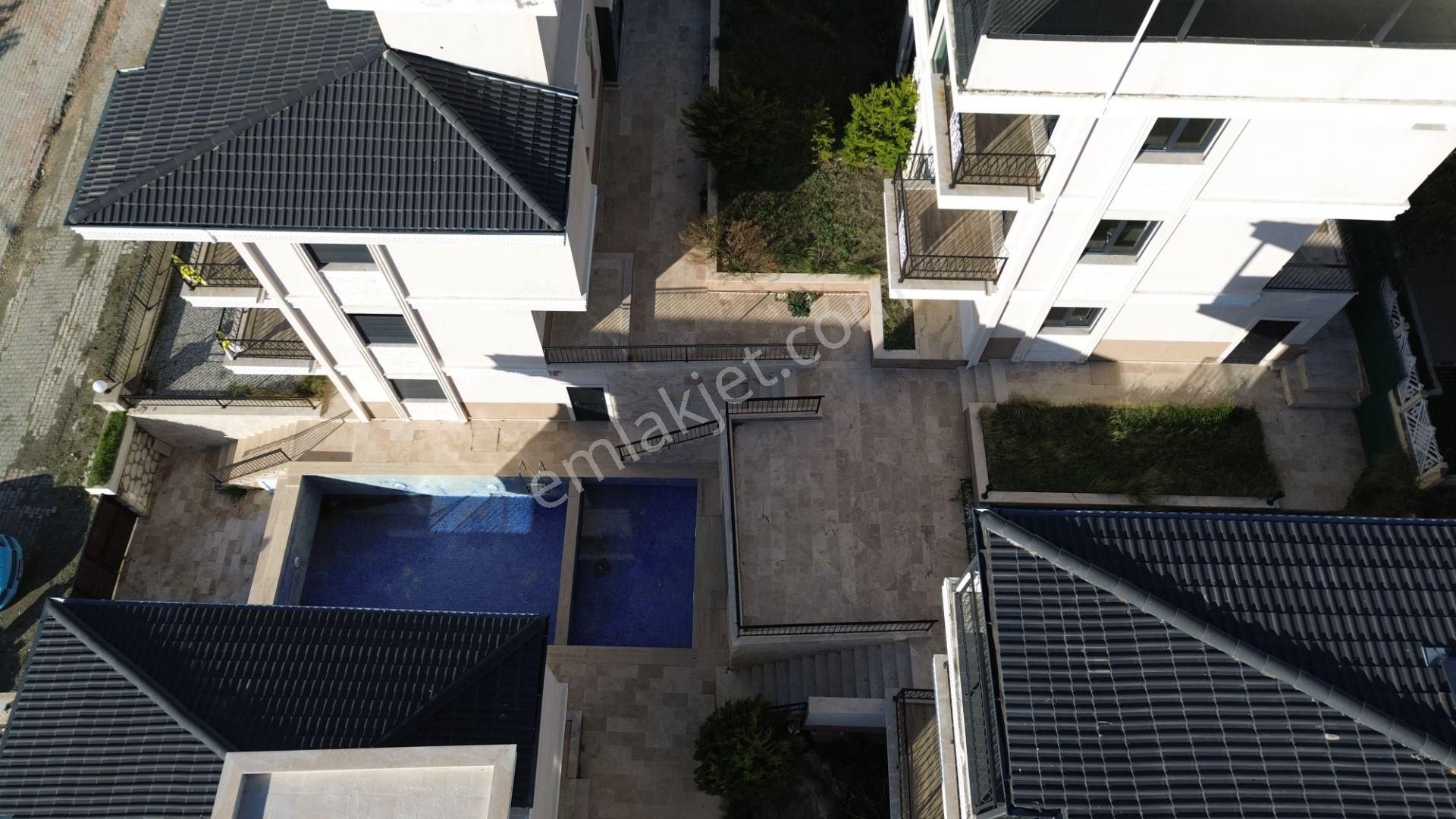 Seferihisar Akarca’da Deniz Manzaralı, Havuzlu Sitede Sıfır 3+1 Villalar - Görsel 35