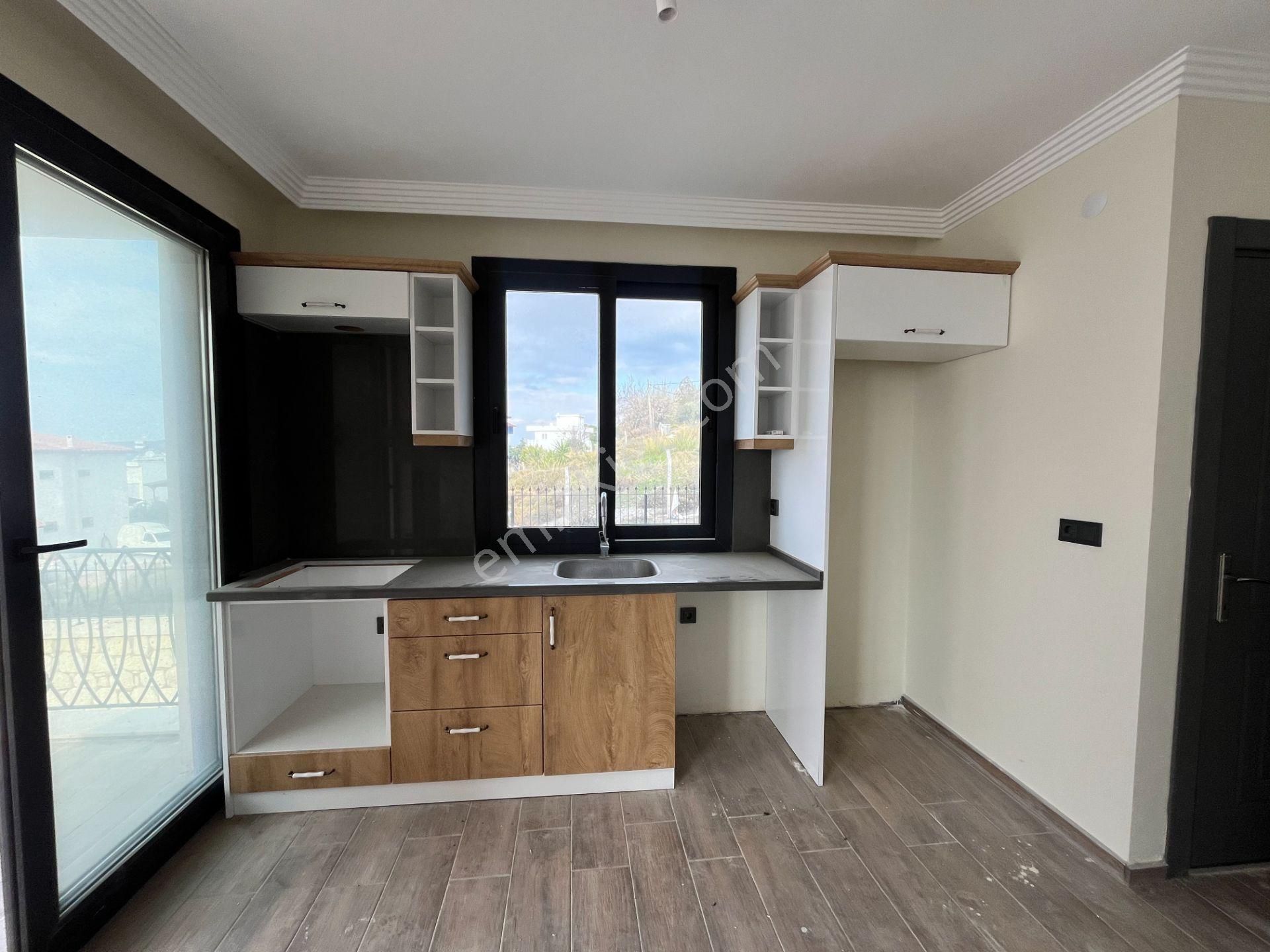 Seferihisar Akarca’da Deniz Manzaralı, Havuzlu Sitede Sıfır 3+1 Villalar - Görsel 22