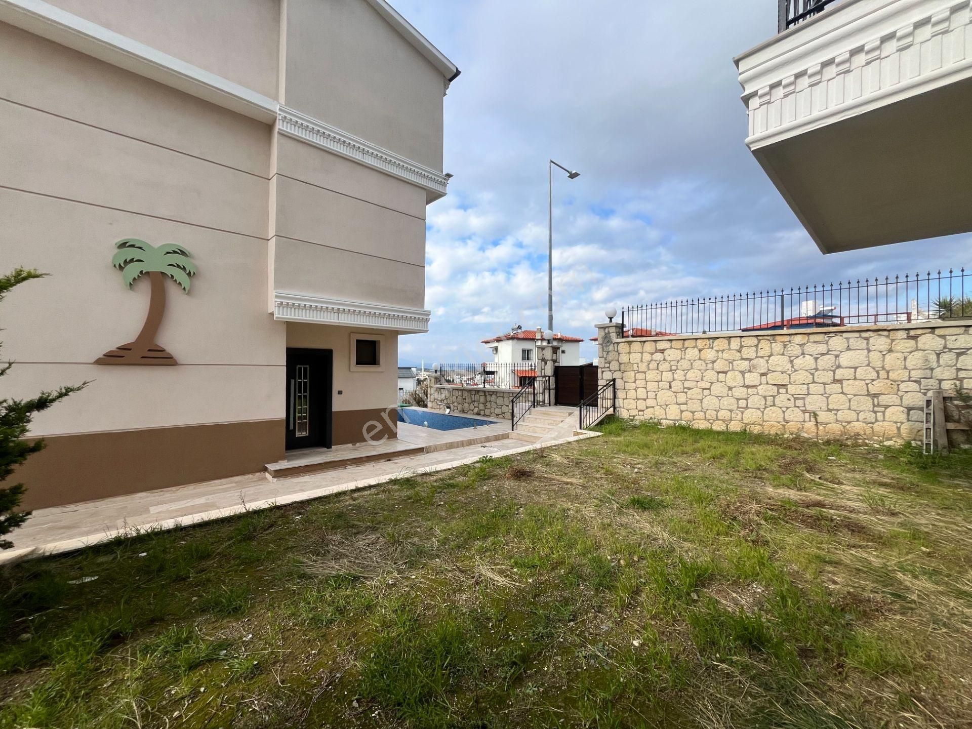 Seferihisar Akarca’da Deniz Manzaralı, Havuzlu Sitede Sıfır 3+1 Villalar - Görsel 12