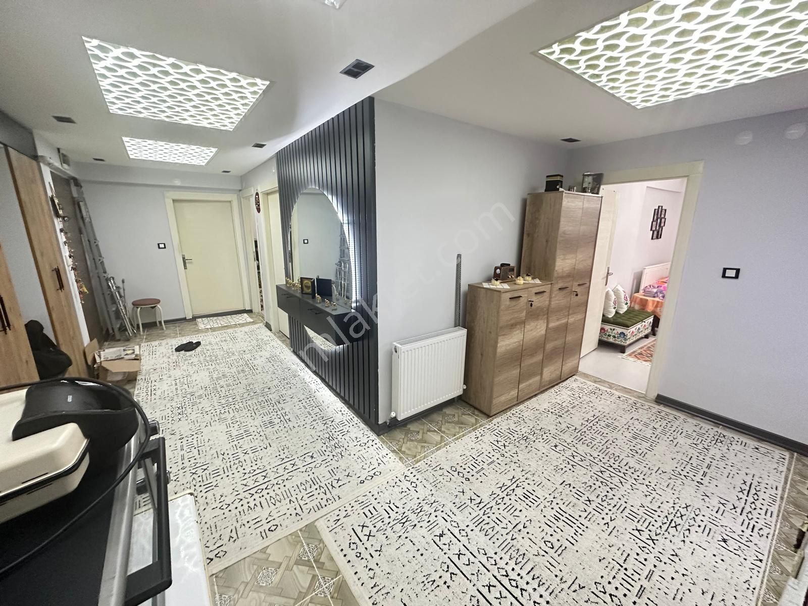 Beşikkaya'da Asansörlü Full Yapılı 3+1 Satılık Daire !! - Görsel 17