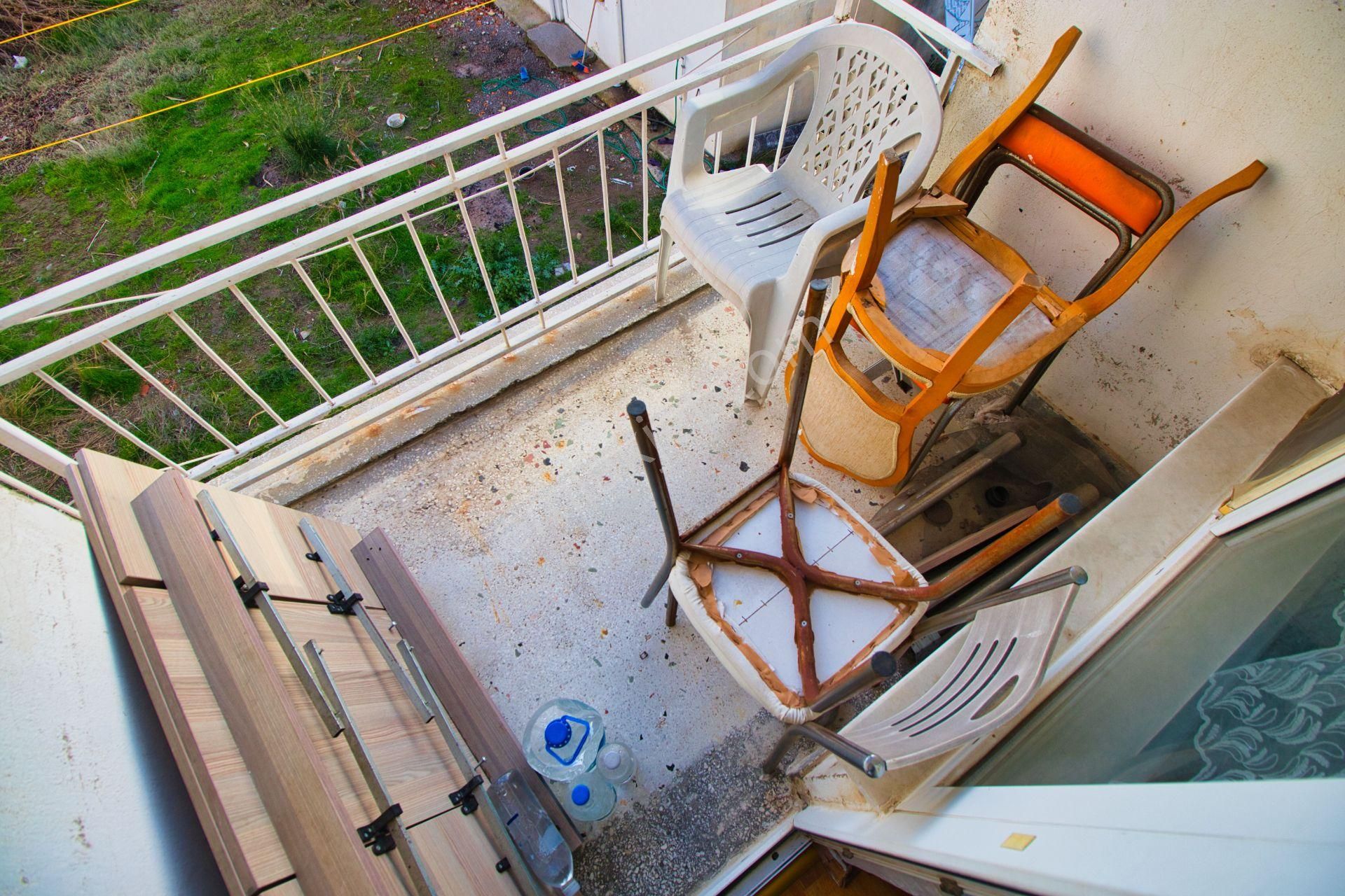 🟣🟣aktiften Akçay'da Arakatın Huzuru Çift Balkonun Keyfi;merkezi Konumda Denize 100m 2+1 Daire - Görsel 24