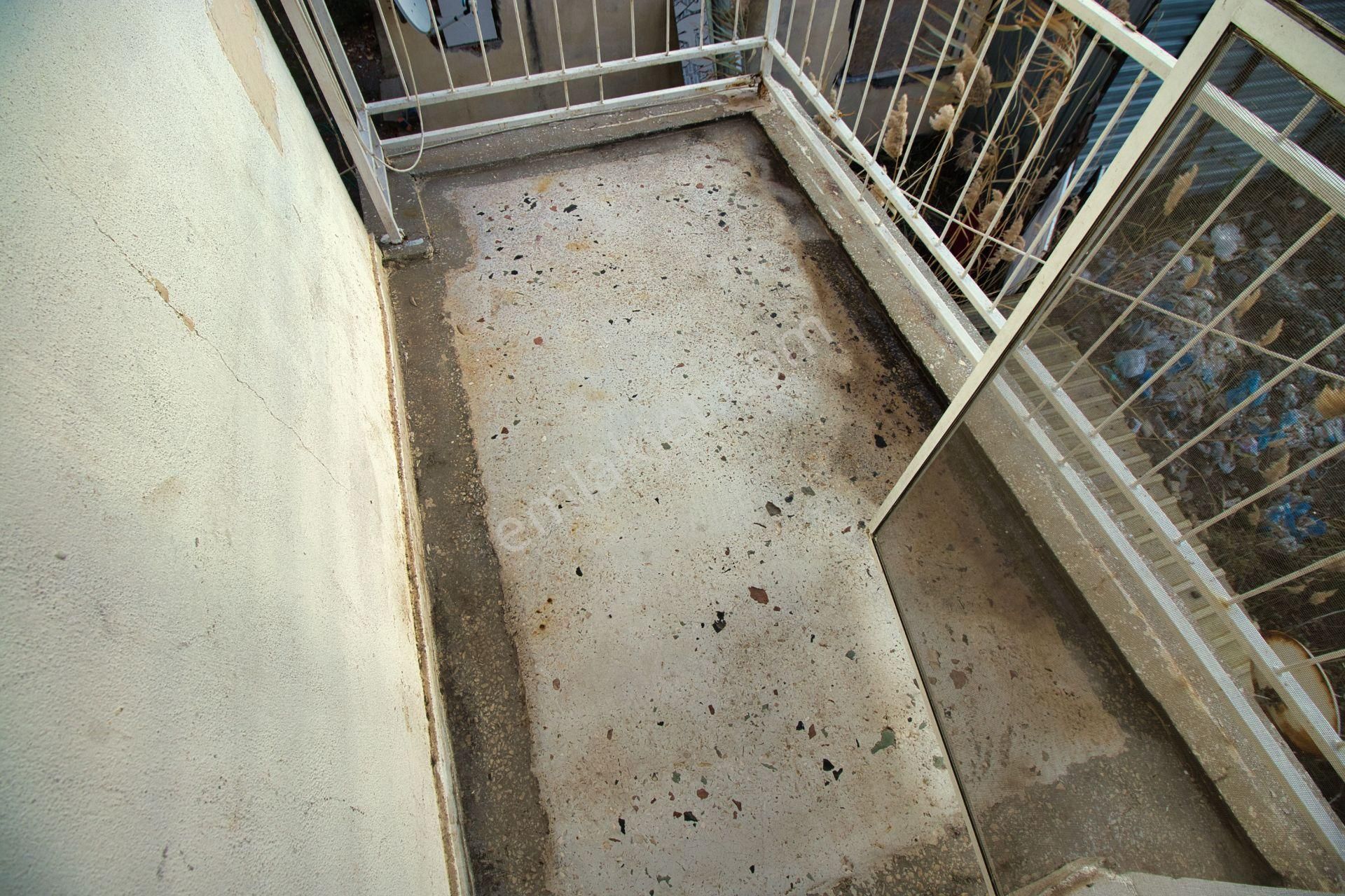 🟣🟣aktiften Akçay'da Arakatın Huzuru Çift Balkonun Keyfi;merkezi Konumda Denize 100m 2+1 Daire - Görsel 12