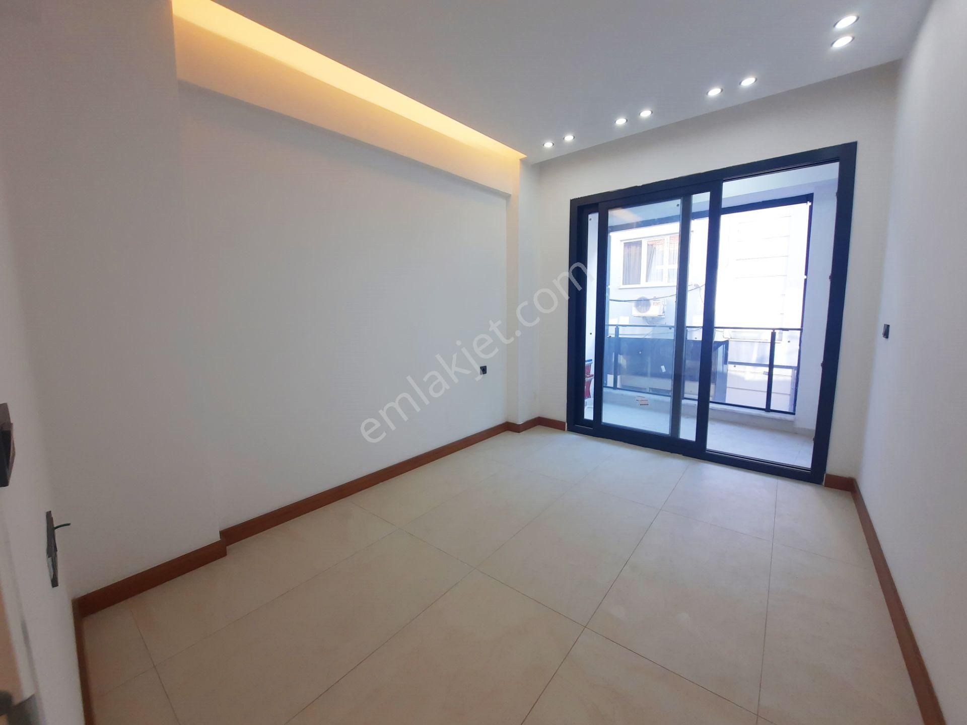 Şehir Merkezinde Lüks İşçilikli 2.kat.. - Görsel 8